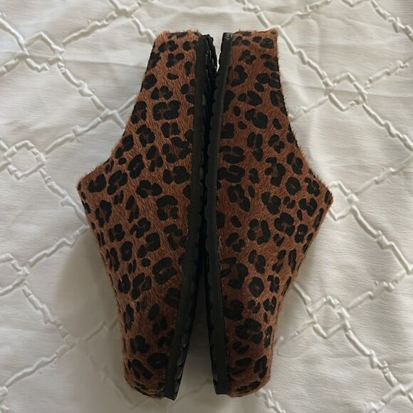 Mote Cheetah Print Clogs(Size 40) - Picture 10 of 10